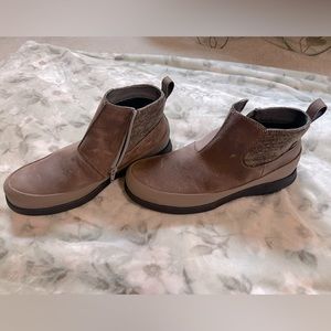 Bogs Women's Freedom Ankle Winter Boots Sz 9